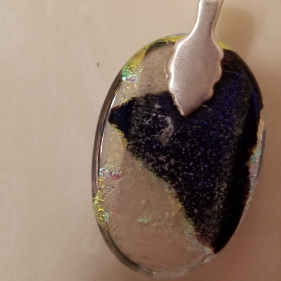 Artisan Dichloric Glass Pendant - Picture 3 of 3
